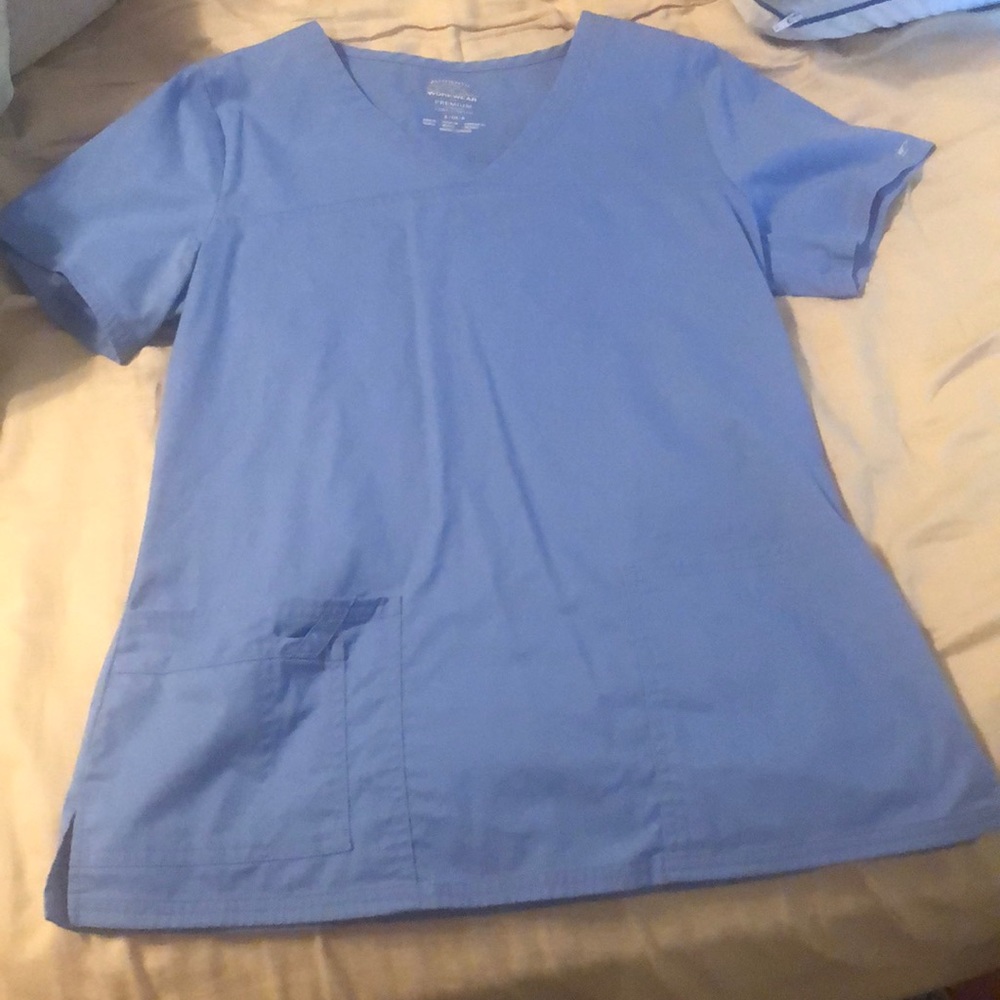 Cherokee scrub top!